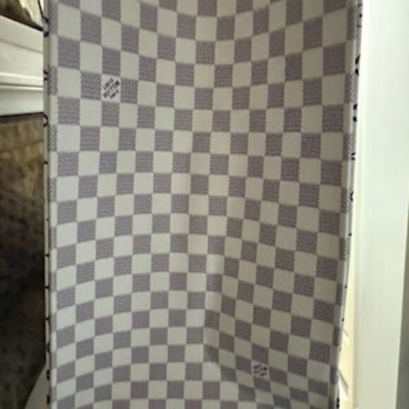 NEW DESIGNER INSPIRED TOTE-PERFECTION - Picture 2 of 9